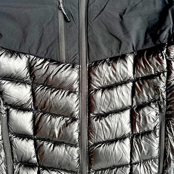 Mountain hardwear hooded hybrid puffer - Picture 2 of 8